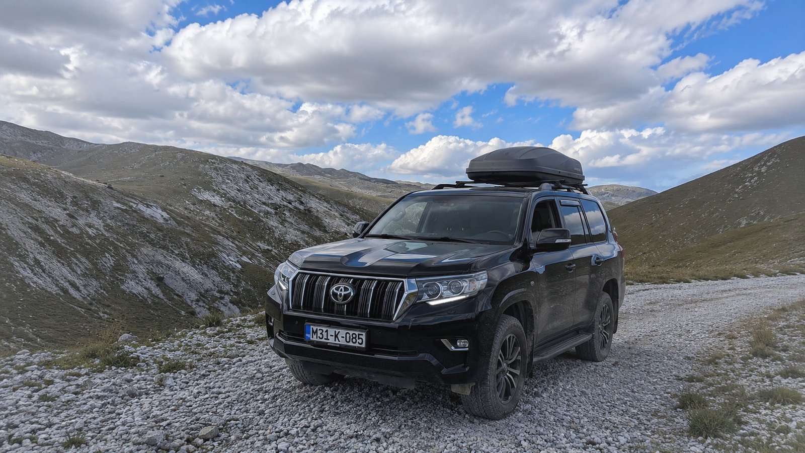 Rent a car Sarajevo za obilazak olimpijskih planina: Vodič za vožnju na Bjelašnicu, Jahorinu i Igman